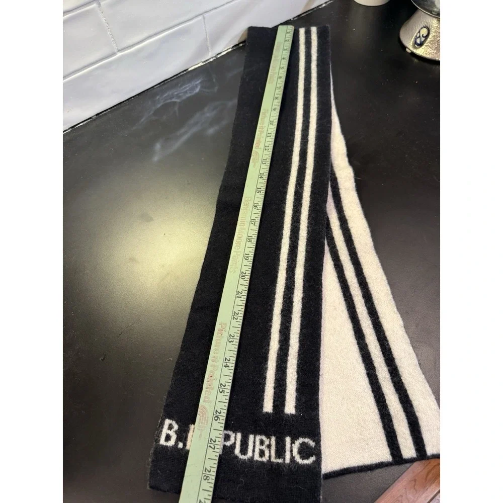 Banana‎ Republic 100% Wool Striped Scarf Black White with Logo Classic